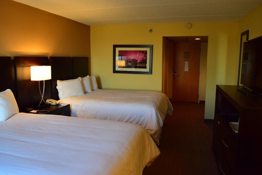 Bridge Point Hotel & Marina