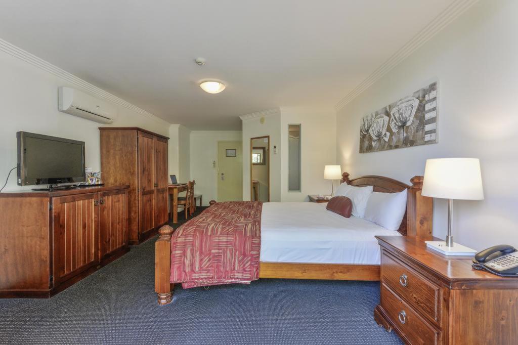 Burnett Riverside Motel