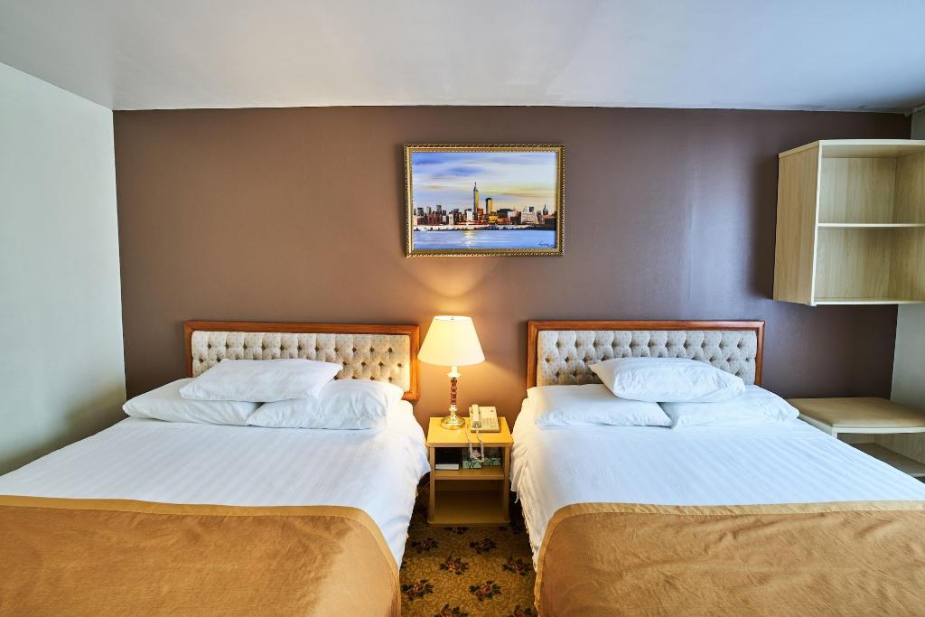 Flushing Hotel