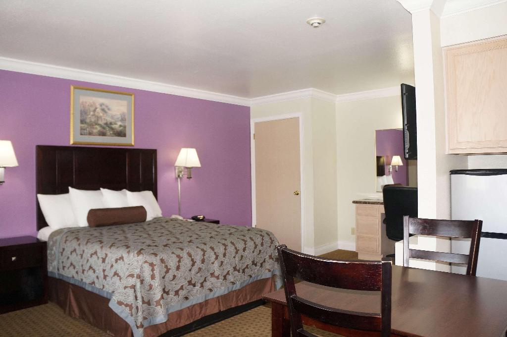 Rodeo Lodge