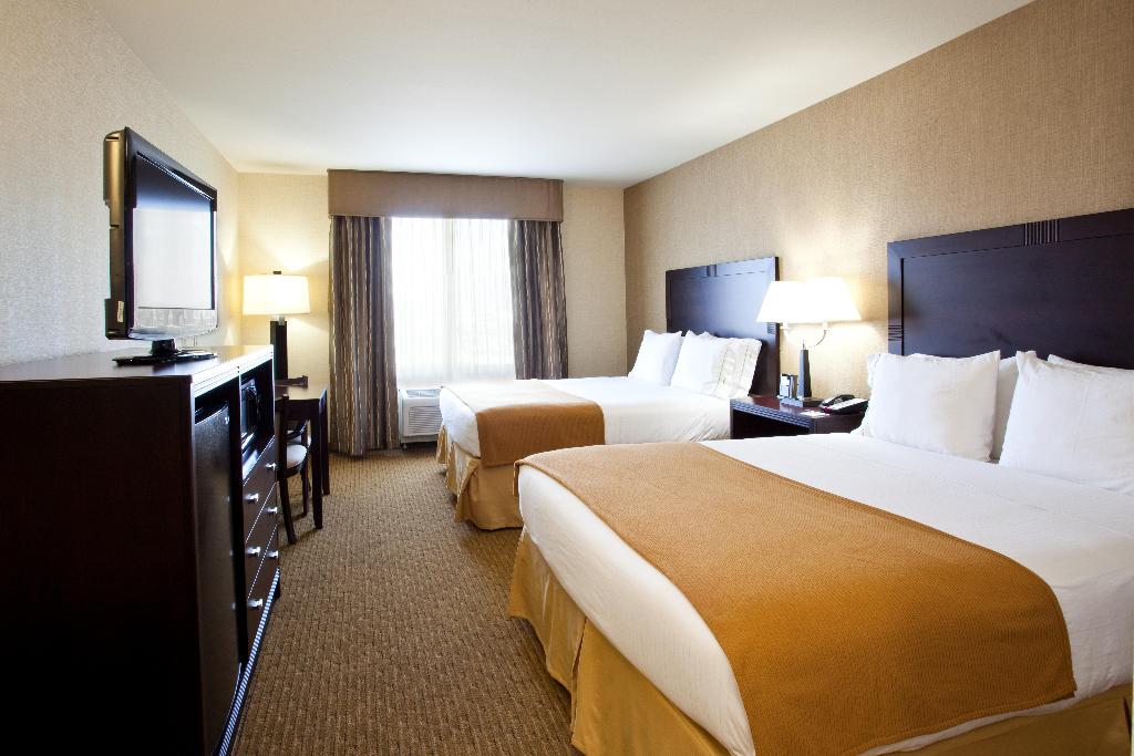 Holiday Inn Express Hotel & Suites Fresno South