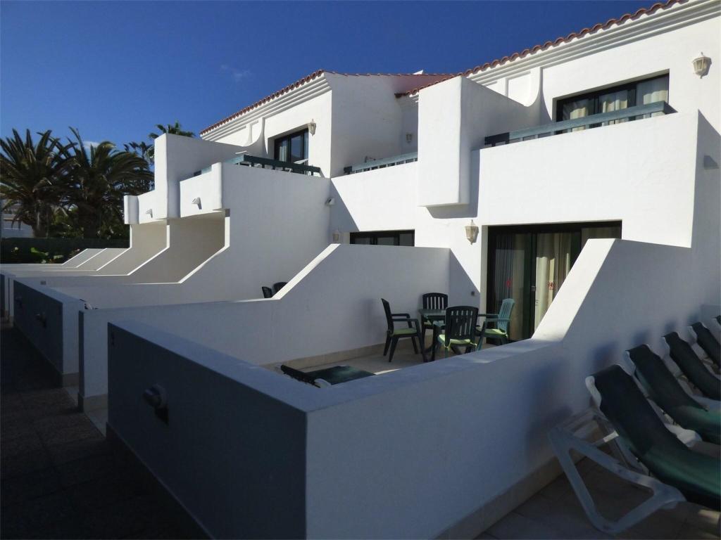 Erika Apartments