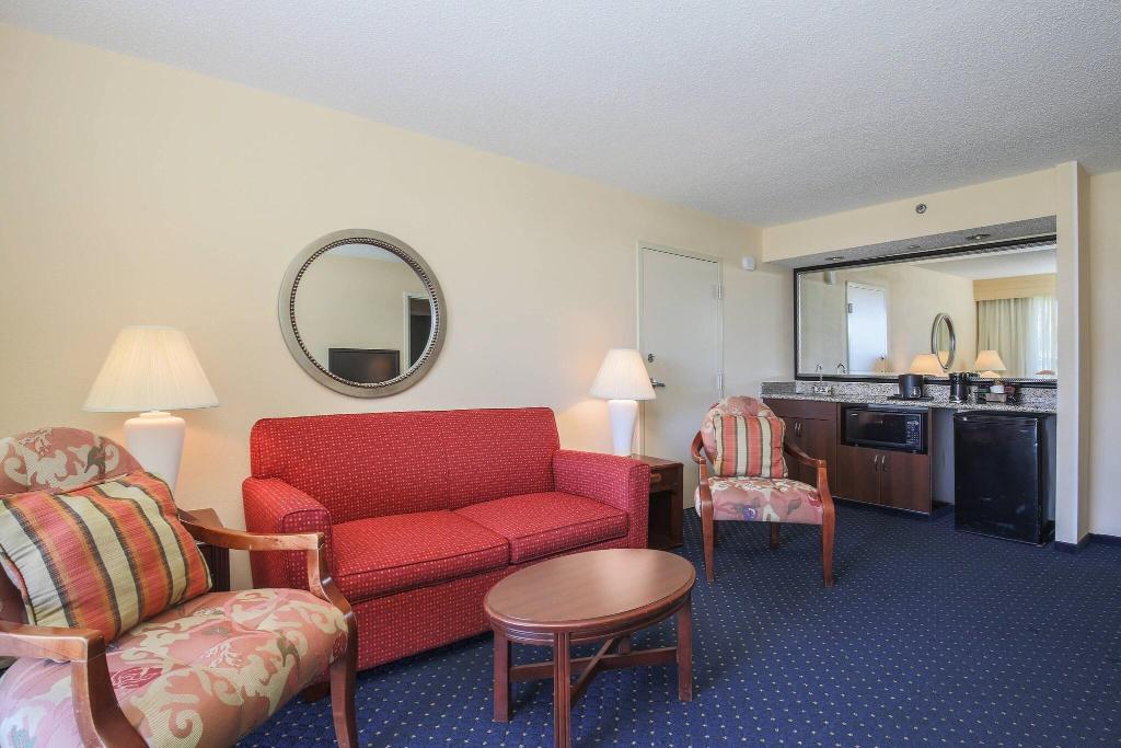Courtyard By Marriott Flint