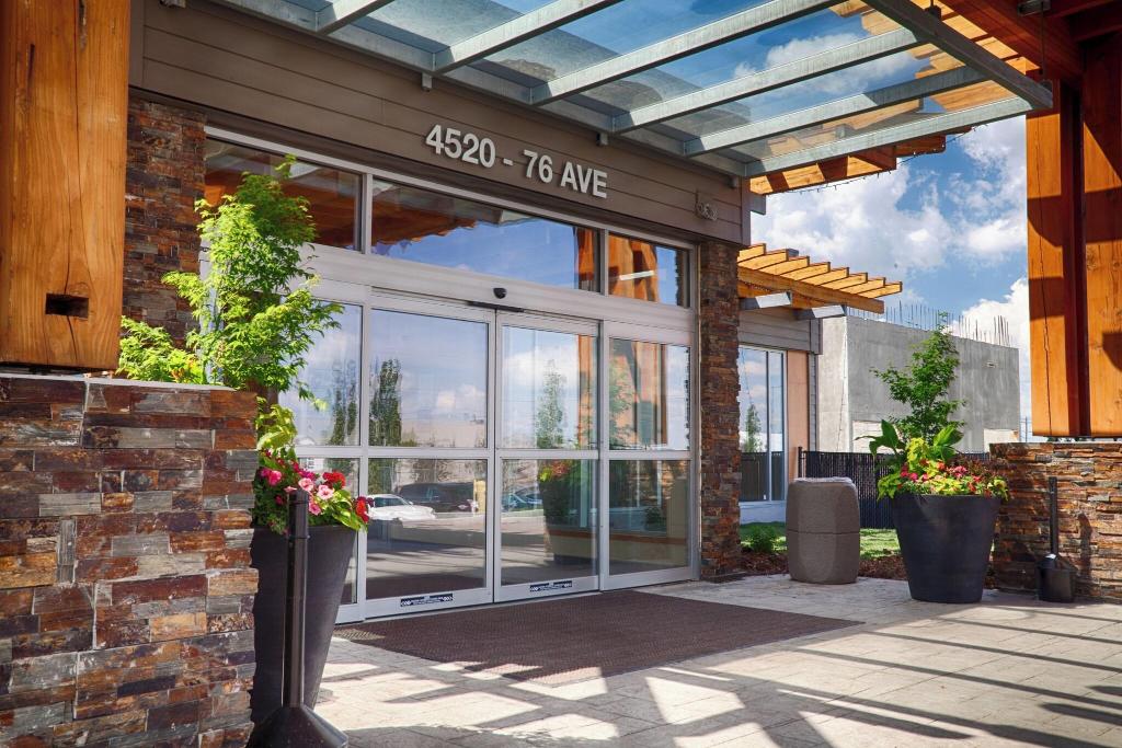 Edmonton Hotel & Convention Center
