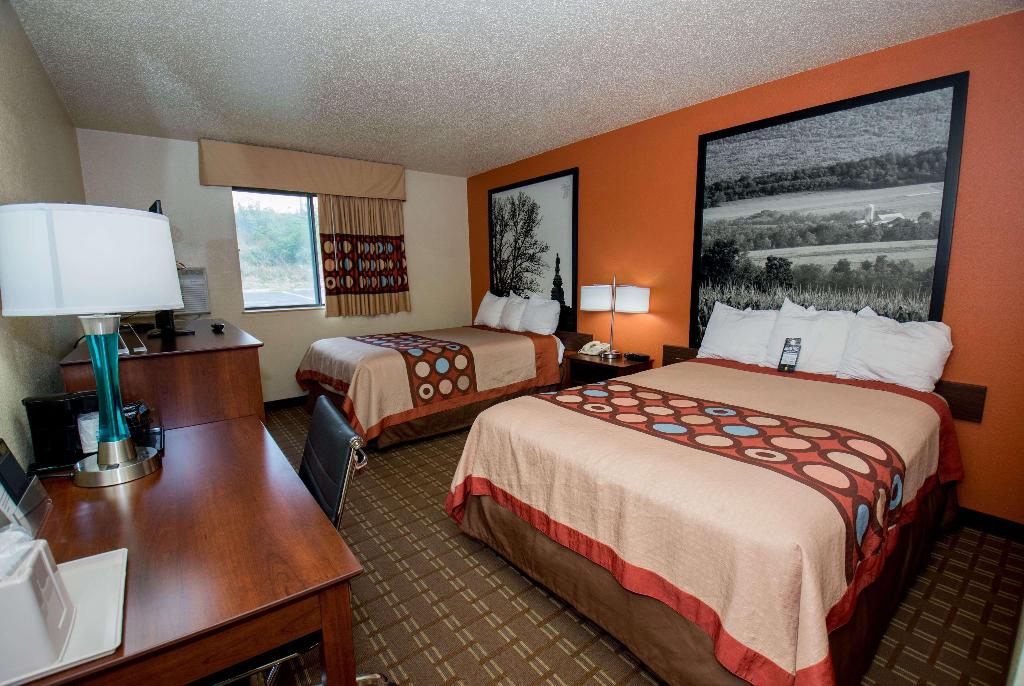 Super 8 by Wyndham Altoona