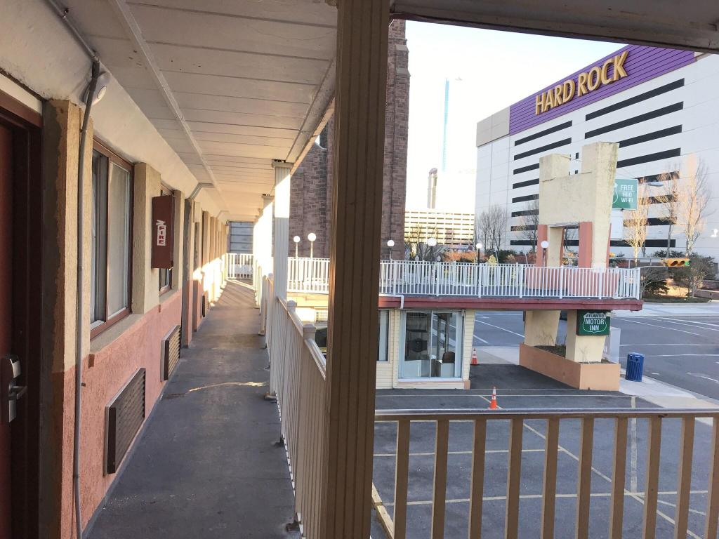 Atlantic Motor Inn