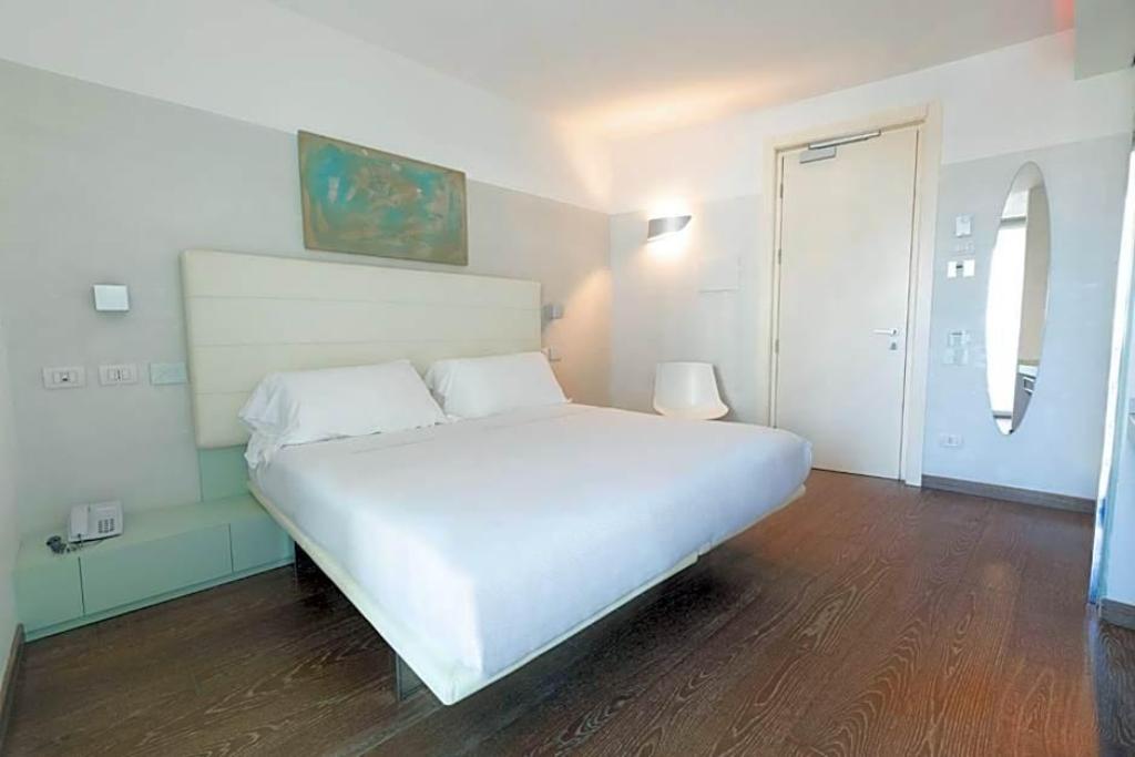 Life Hotel