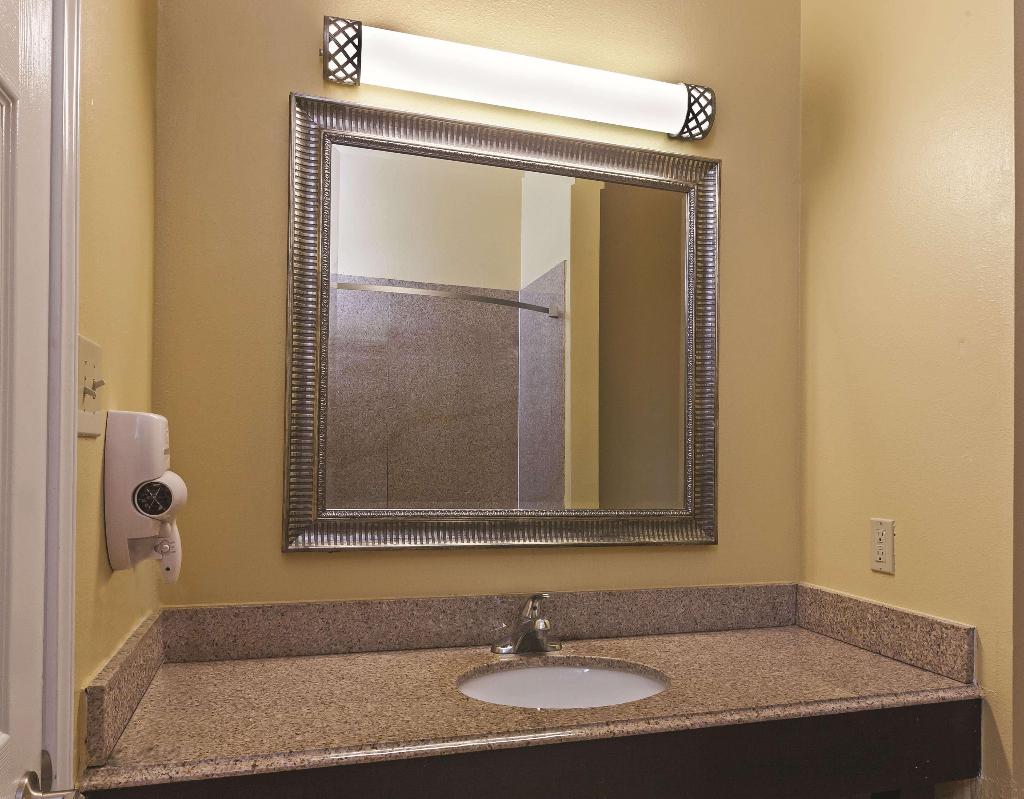 La Quinta Inn & Suites Angleton