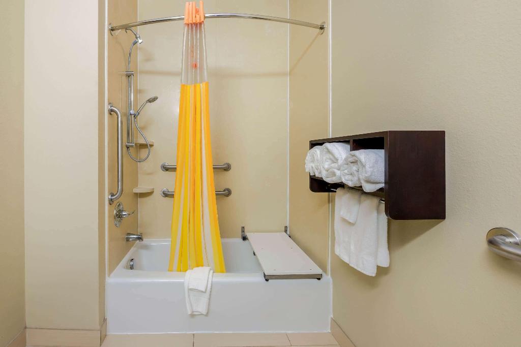 La Quinta Inn & Suites Marshall