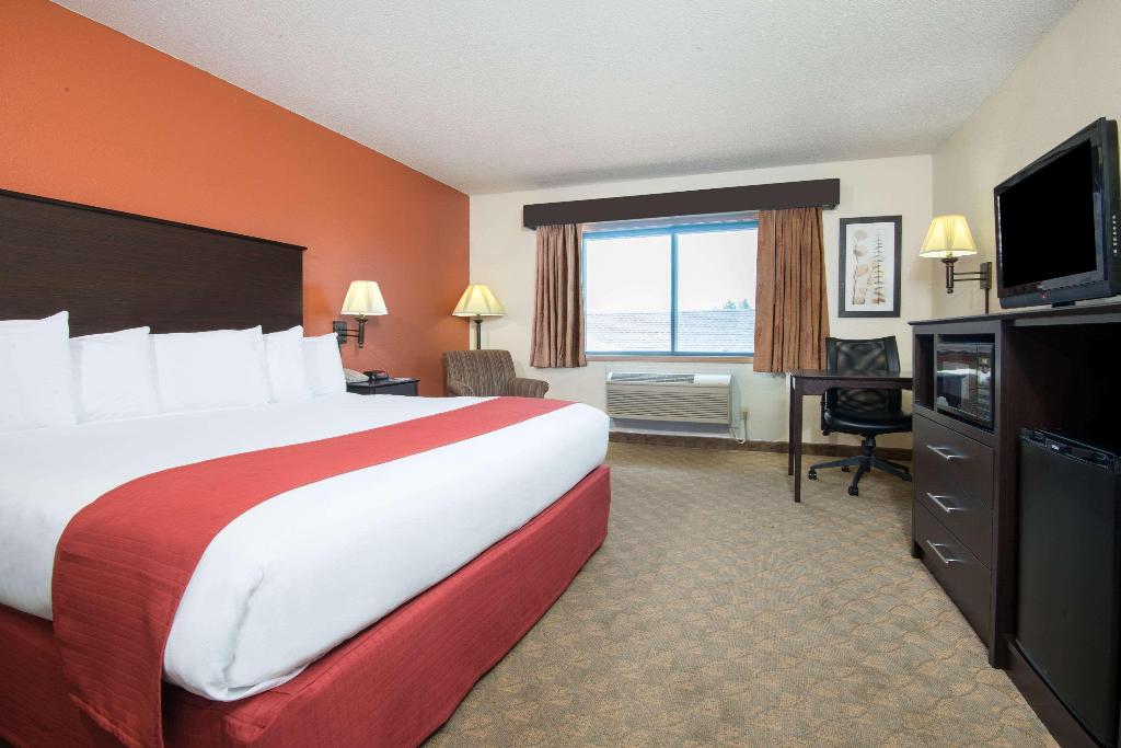 AmericInn by Wyndham Ames