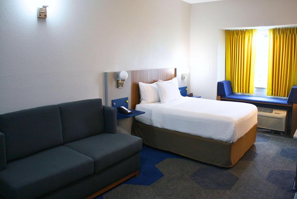 Microtel Inn & Suites By Wyndham Opelika