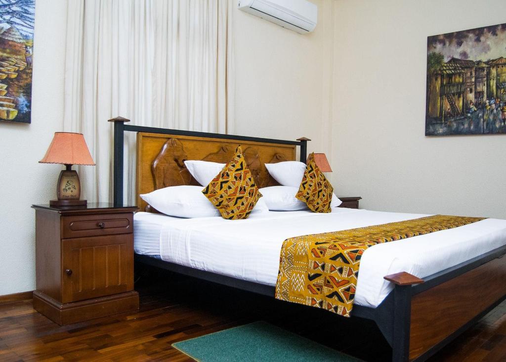 Coconut Grove Regency Hotel