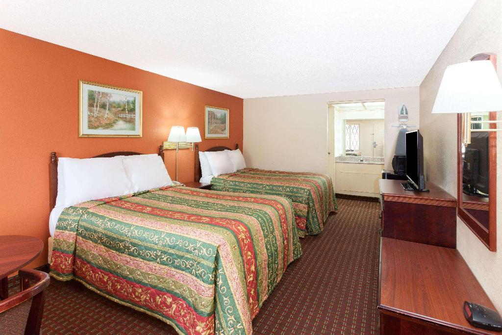 Knights Inn Tucker