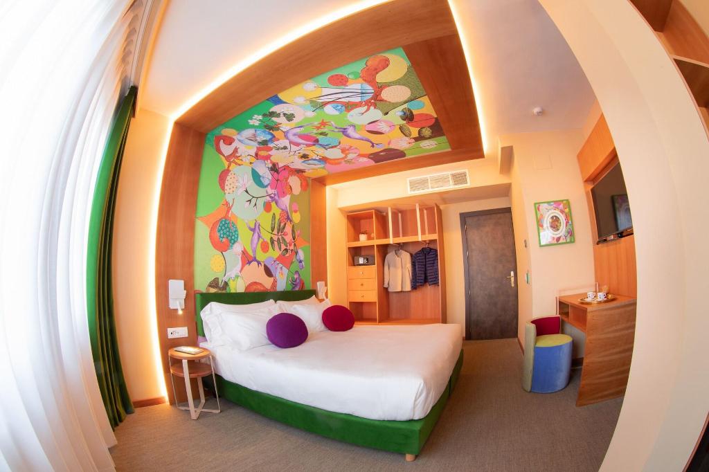 OMAMA Social Hotel