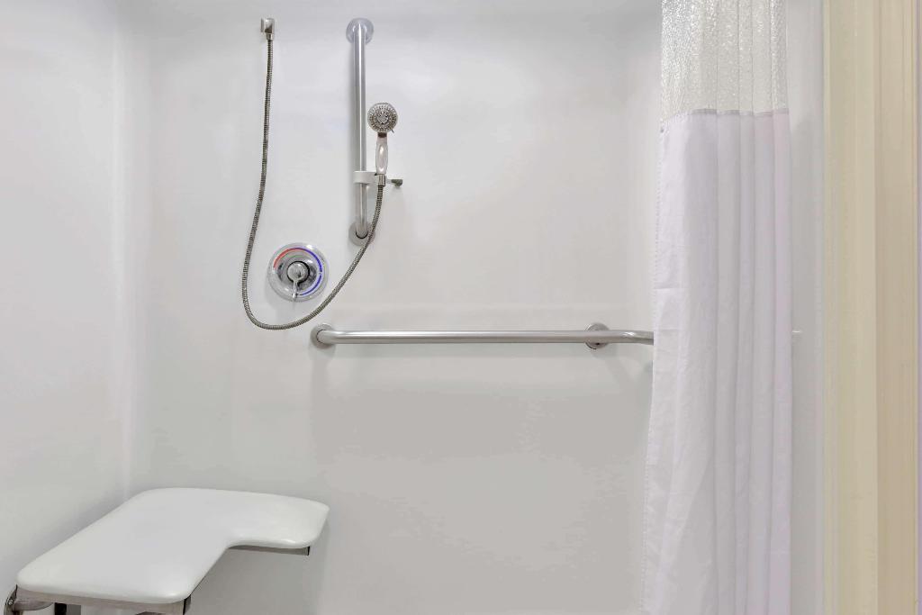 Howard Johnson&Suites By Wyndham Allentown/Dorney