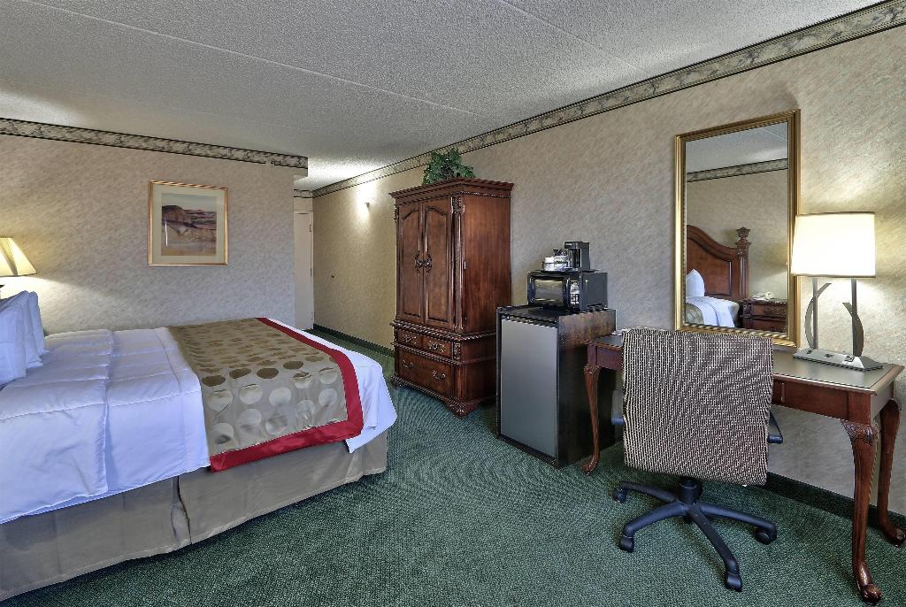 Ramada Plaza by Wyndham Albuquerque Midtown
