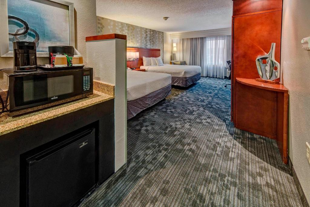 Courtyard by Marriott Alexandria
