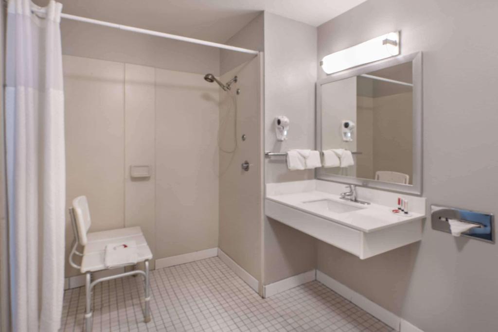 Baymont By Wyndham Albuquerque Airport