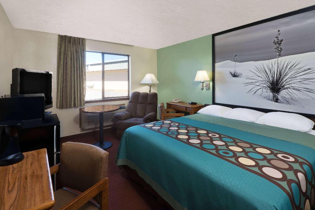 Super 8 by Wyndham Alamogordo