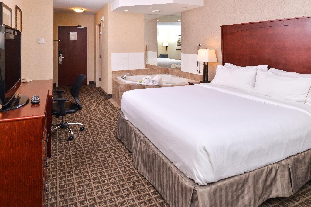Holiday Inn Express & Suites Edmonton North