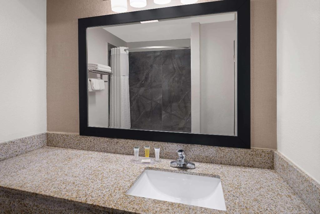 Ramada by Wyndham Locust Grove