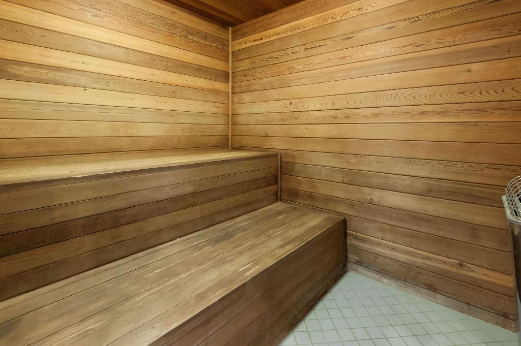 Stony Plain Inn And Suites