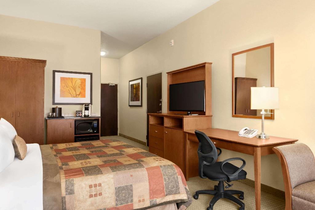 Ramada by Wyndham Drayton Valley