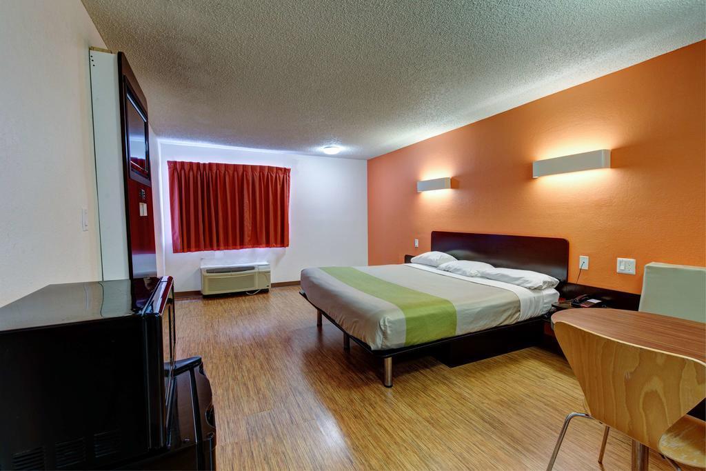 Motel 6 Houston-Hobby en Houston area | BestDay.com