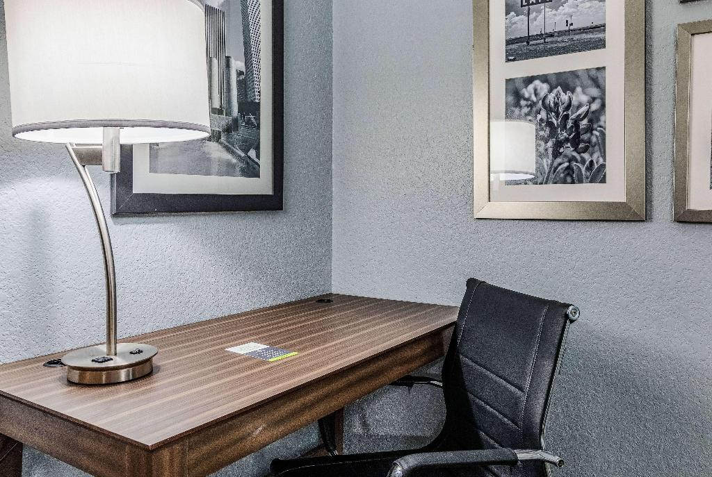 La Quinta Inn & Suites Tomball