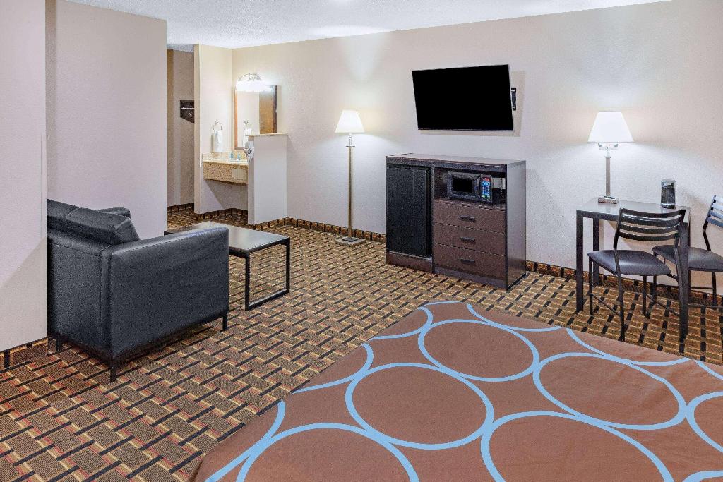 Super 8 by Wyndham League City
