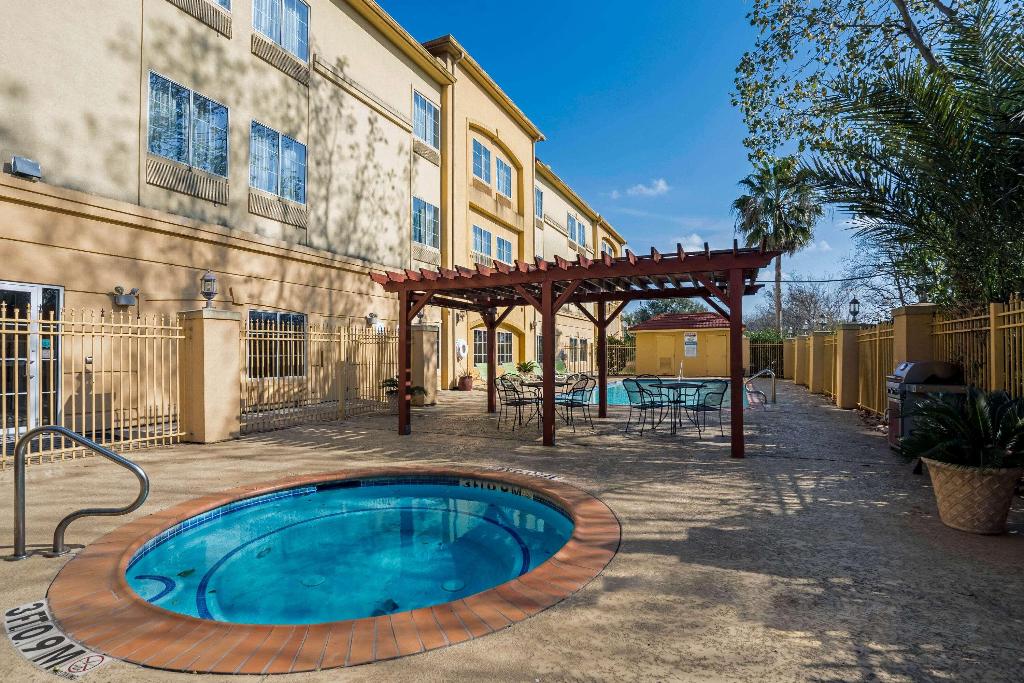 La Quinta Inn & Suites Brookshire