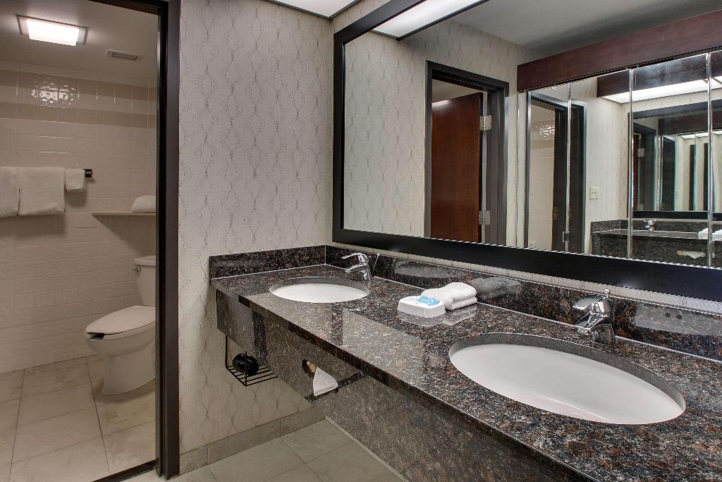 Drury Inn & Suites Houston Near the Galleria photo 7