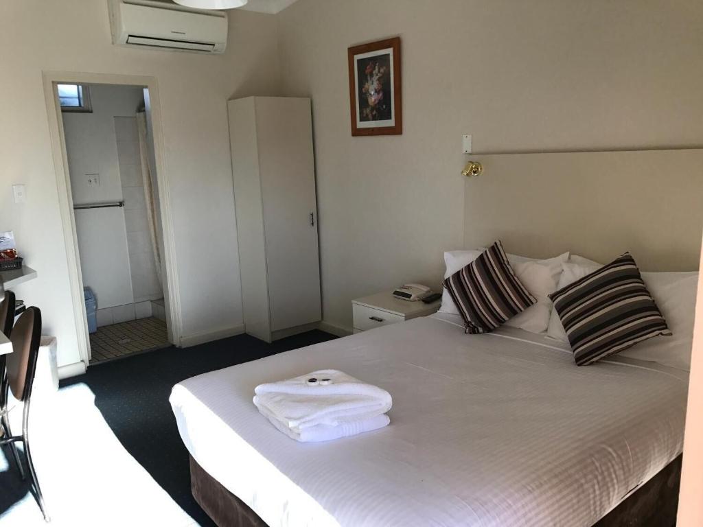 Orange Motor Lodge