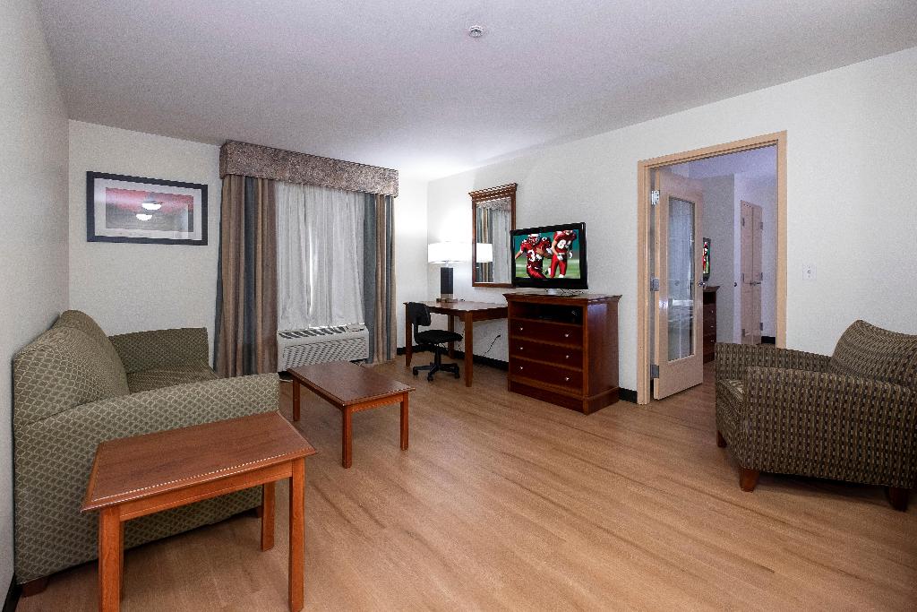 Saffron Inn & Suites