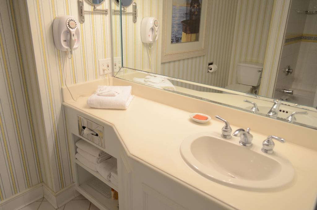 Kemah Boardwalk Inn