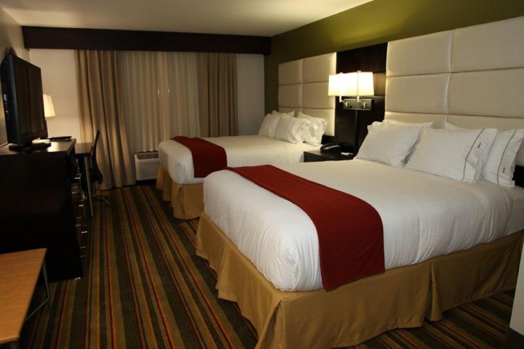 Holiday Inn Express & Suites Huntsville Airport