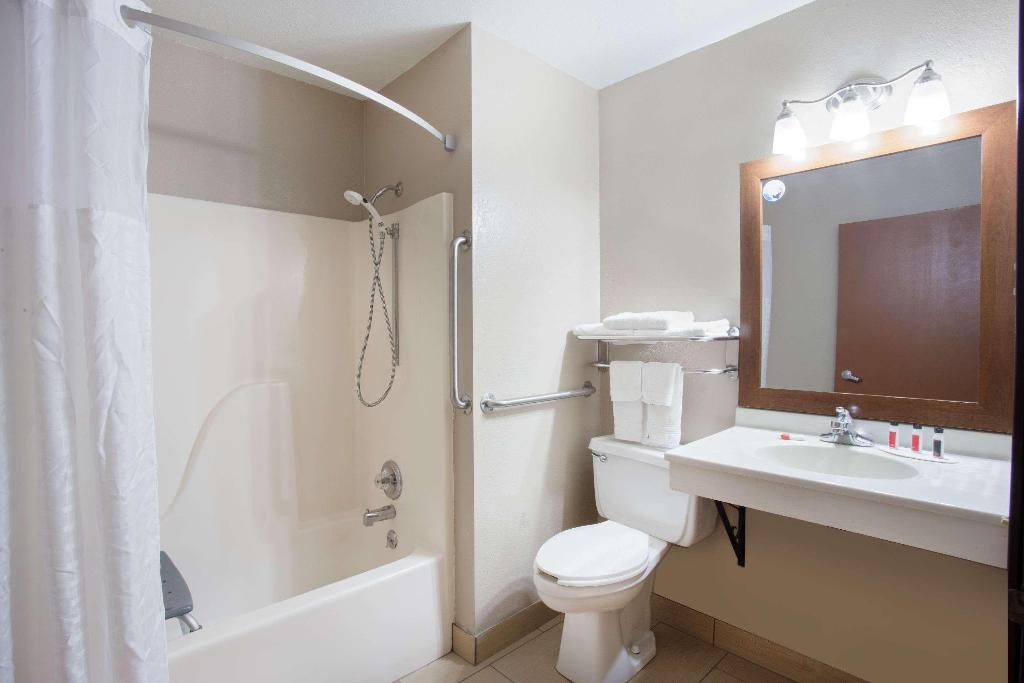 Super 8 by Wyndham Iowa City/Coralville