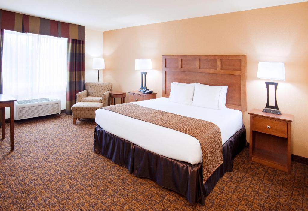Holiday Inn Express & Suites Mount Airy By IHG