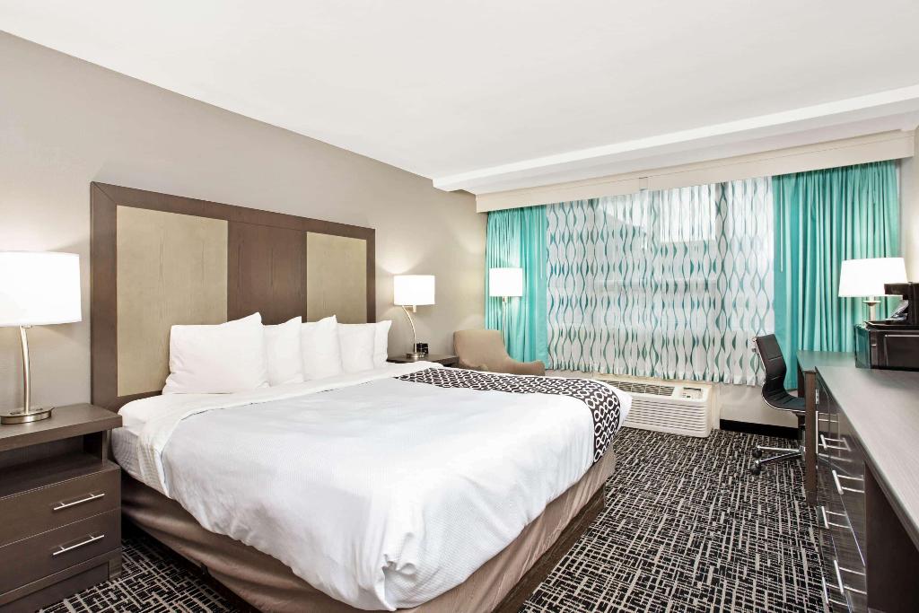 La Quinta Inn & Suites Indianapolis Downtown