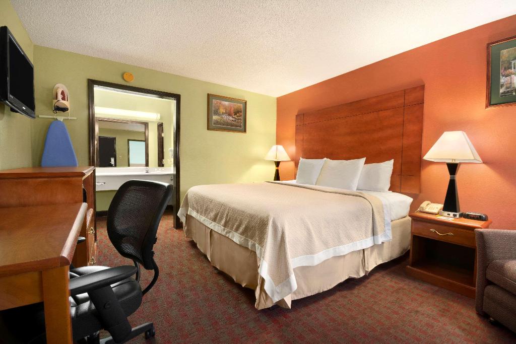 Days Inn by Wyndham Jacksonville NC