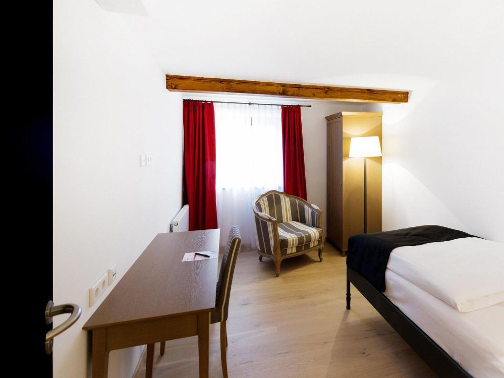 hotel-thumb