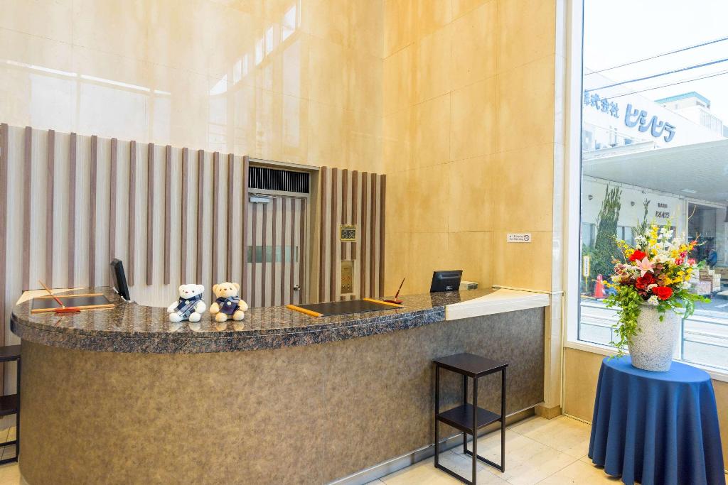 SureStay Plus by Best Western Shin-Osaka - Lobby