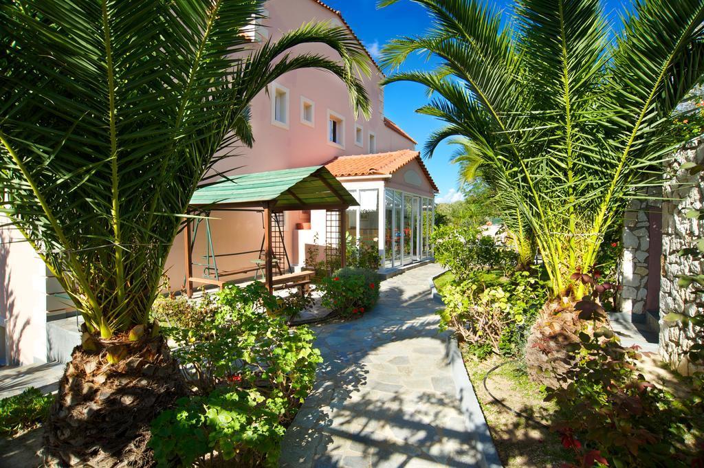 Nostos Studios & Apartments