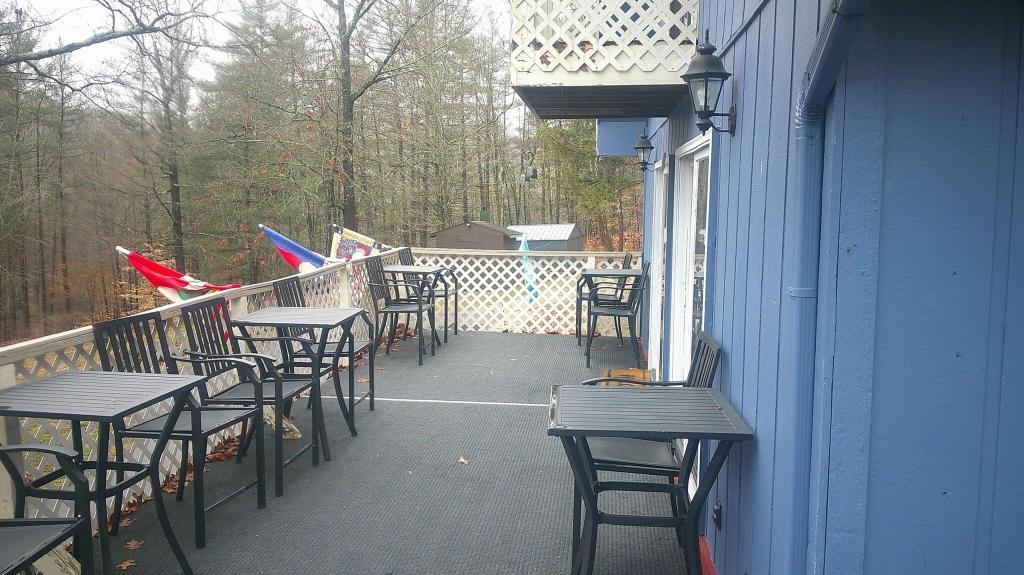 Lil Black Bear Inn