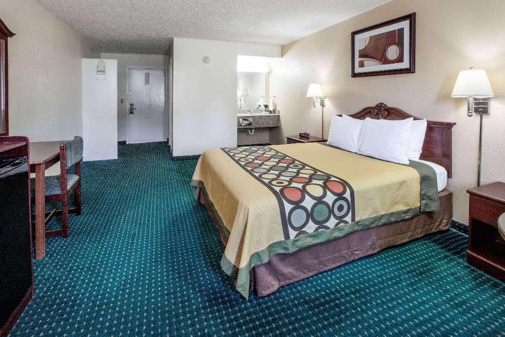Super 8 By Wyndham Clinton Ok