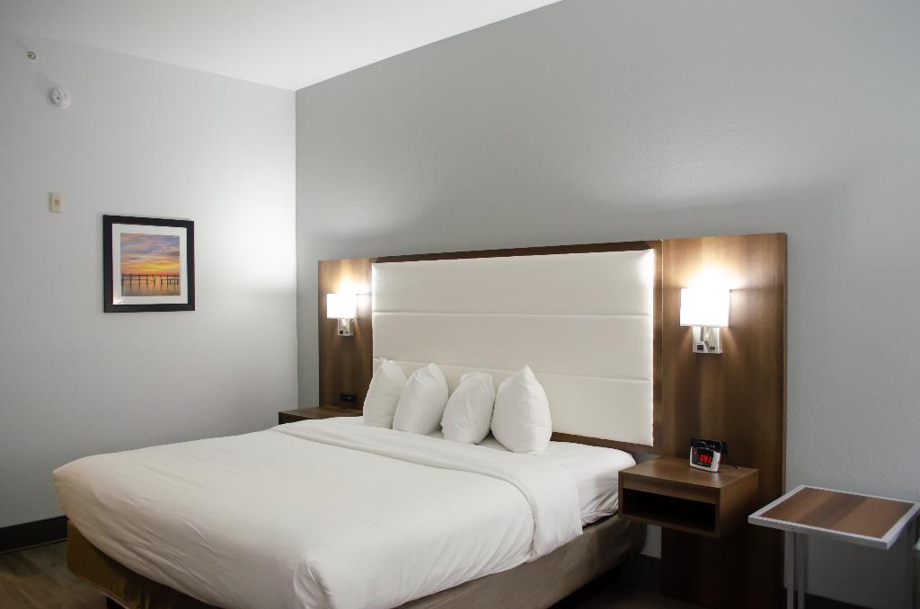 BEST WESTERN PLUS First Coast Inn & Suites