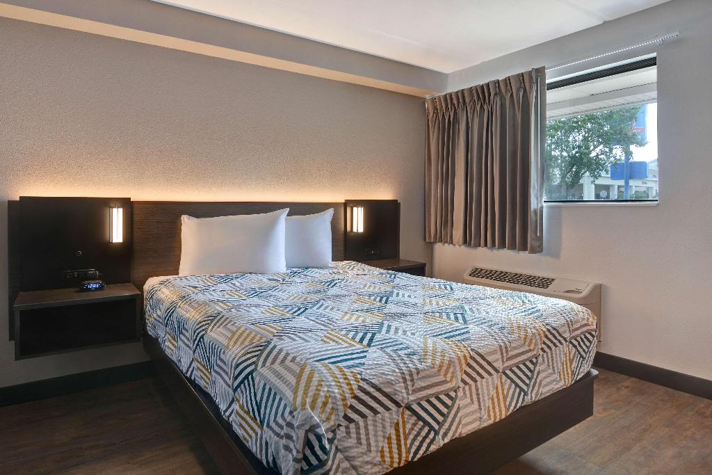 Studio 6 Jacksonville - Baymeadows