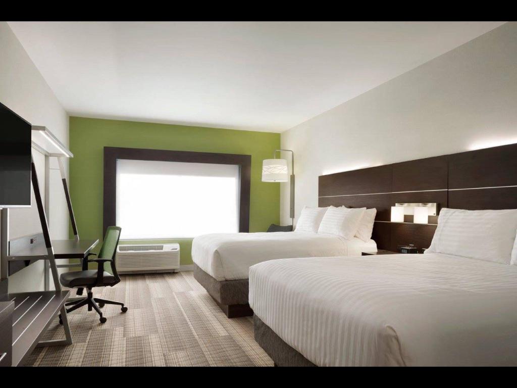 Holiday Inn Express Hotel & Suites Canton