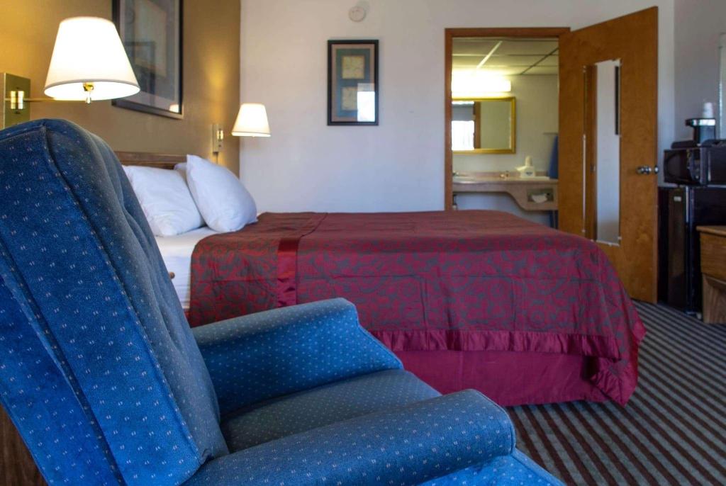 Days Inn by Wyndham Clinton OK