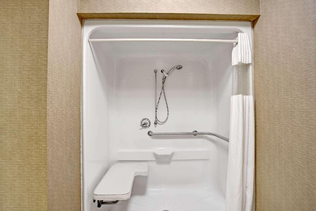 Super 8 by Wyndham Knoxville East
